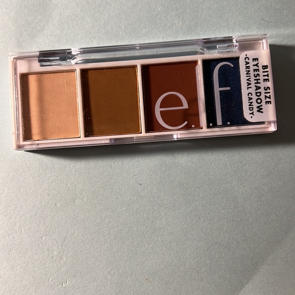 Makeup BUNDLE - Picture 3 of 6